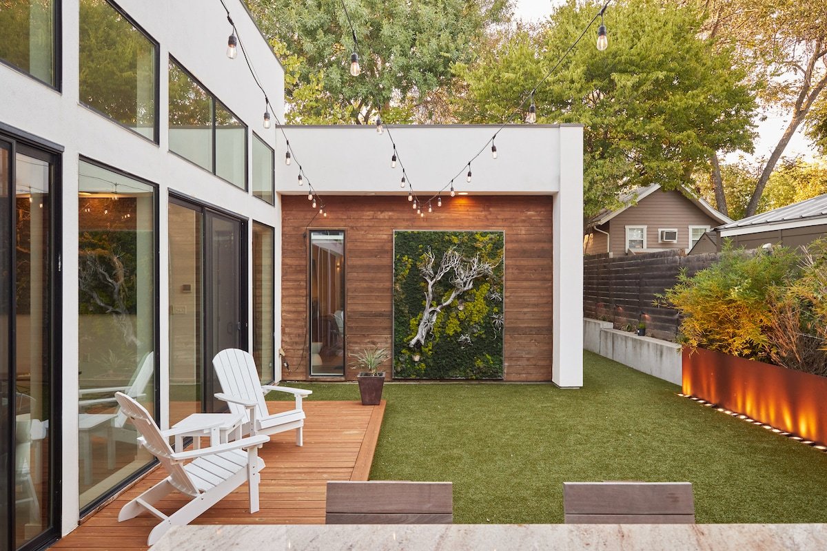 1M to Zilker & Barton Springs ~ Hot Tub ~ 4BR/4BA gallery image 4