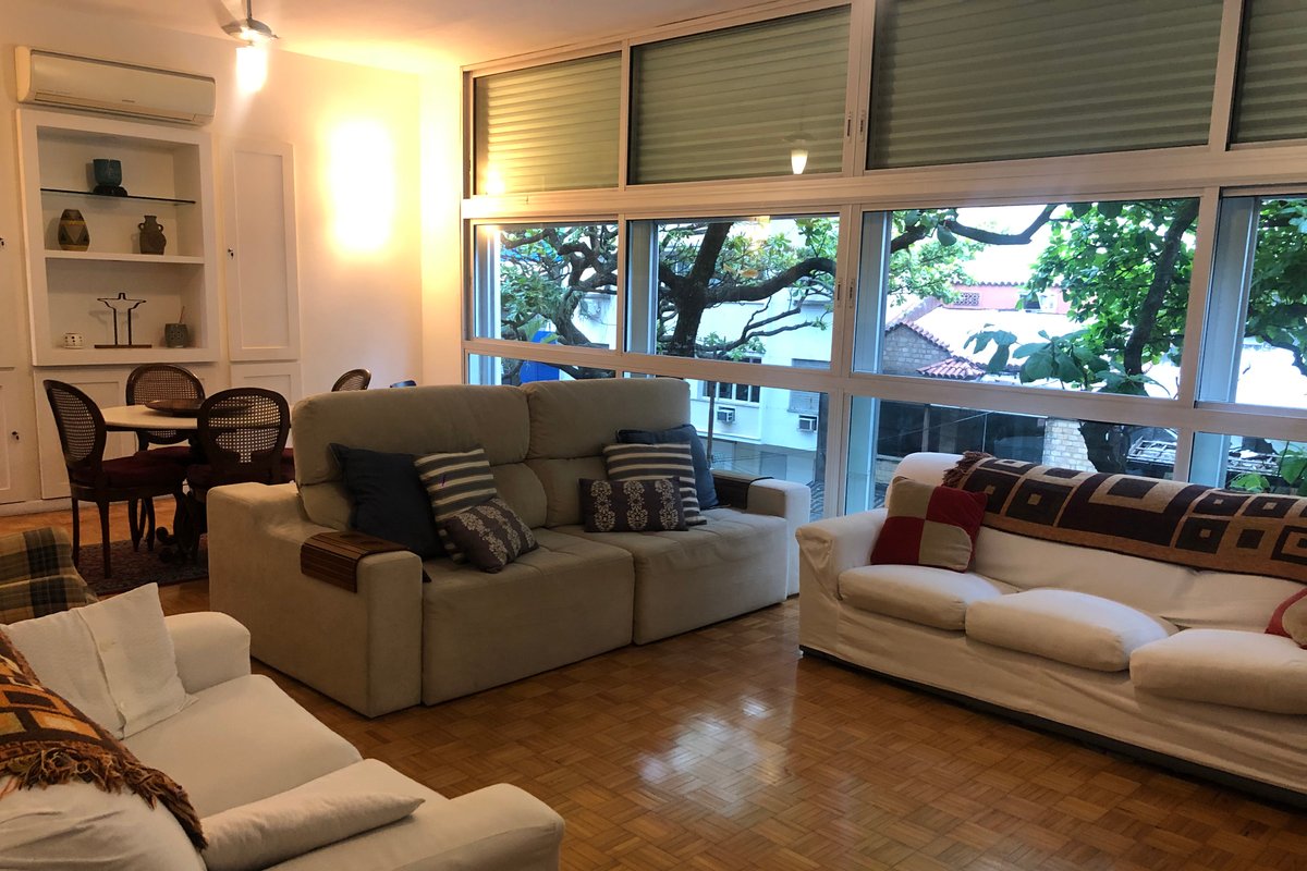 NOVO -A dez passos do mar!