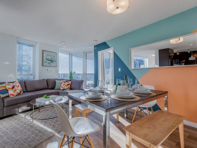 *Rare City Oasis* King Bed View|Parking|Gym|HotTub