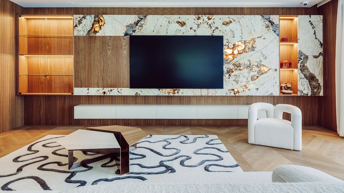 Par096 – Luxury penthouse on Avenue Montaigne gallery image 5