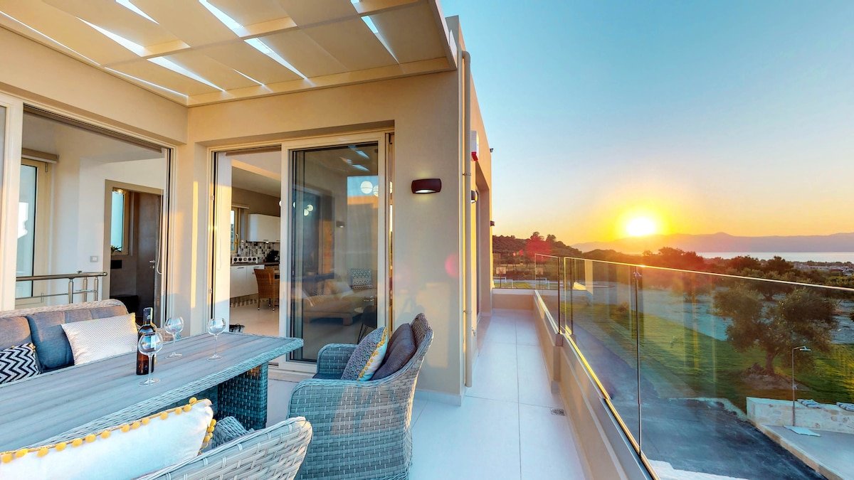 Liberty and Freedom private sea view villa,pools! gallery image 2