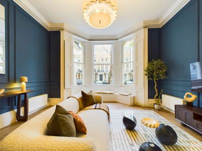 Luxury Hideaway near Harrods with Outdoor Space