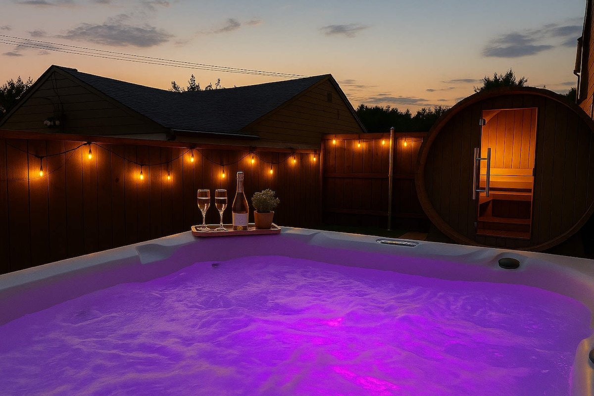 Sleeps24+HotTub+Sauna+Gym+Karaoke+Casino+Billard gallery image 3