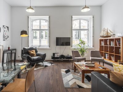 Lv Premier Chiado CH4 spacious, central, elevator