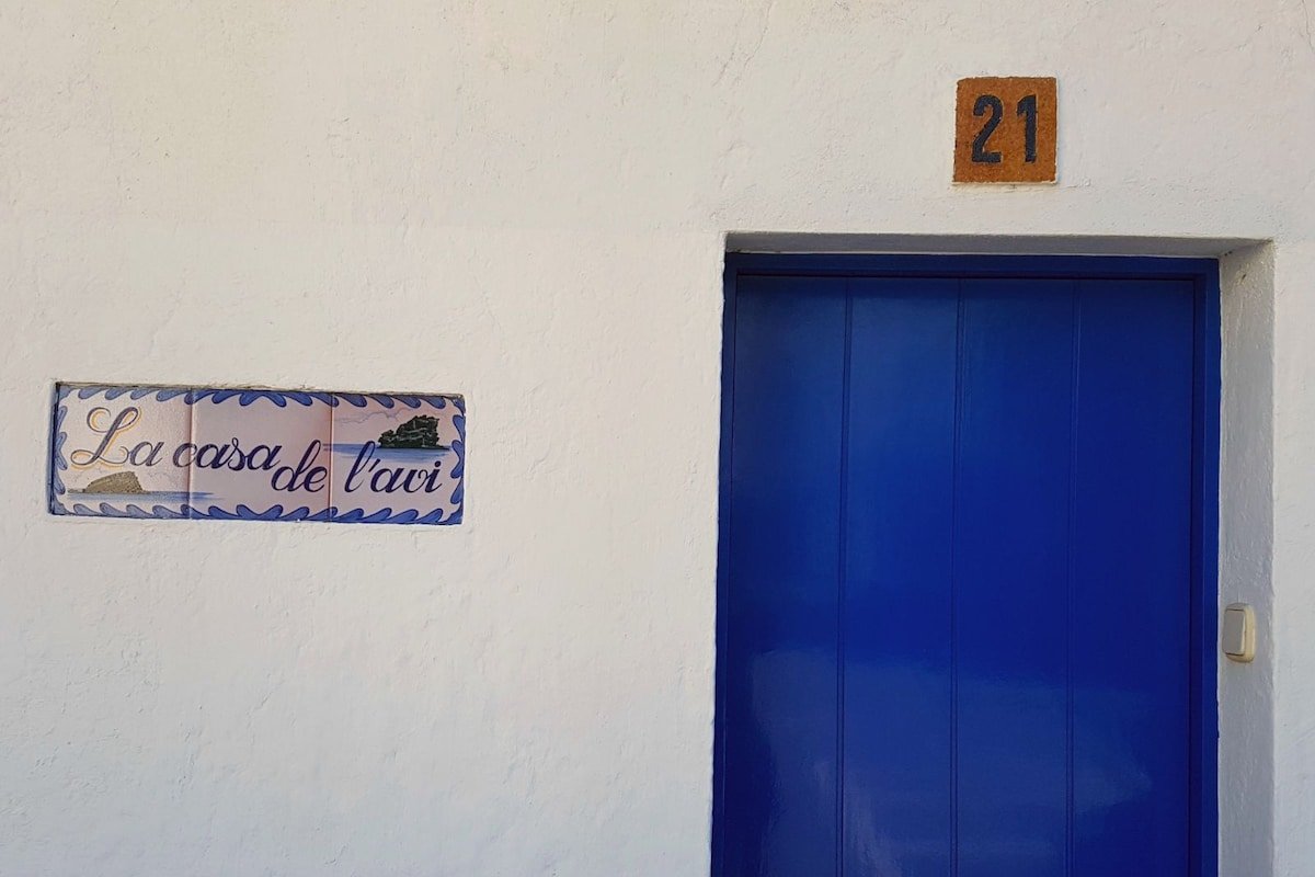 Espectacular casa frente al mar gallery image 4