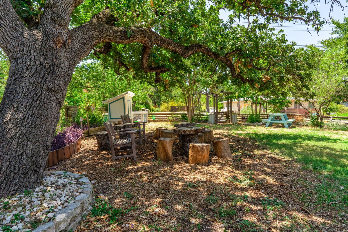 Boho-Ranch in Hip East Austin -cowboy pool/hot tub