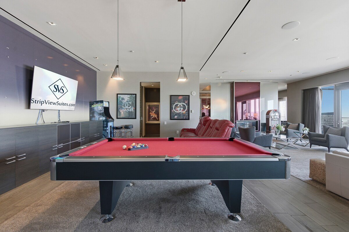 PH58 Designer Penthouse | Private Balcony Jacuzzi