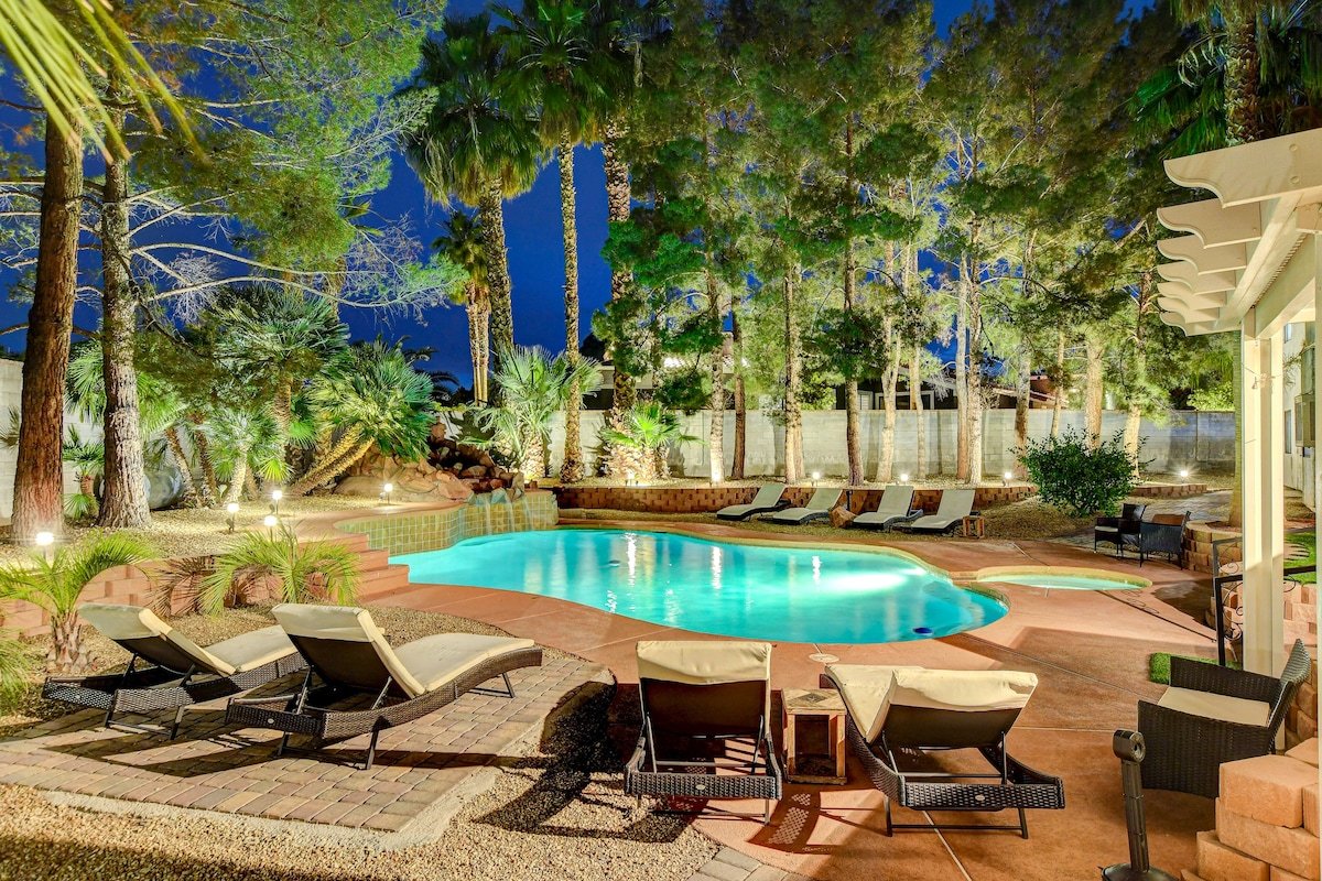 Super Private Vegas Oasis! Close to the Strip!0:) gallery image 4