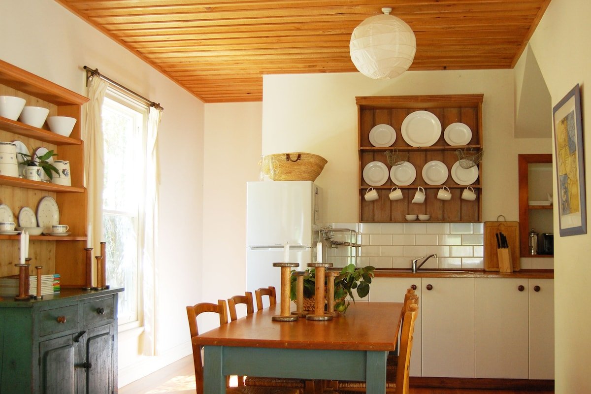 Riverbank Cottage Allenvale gallery image 3