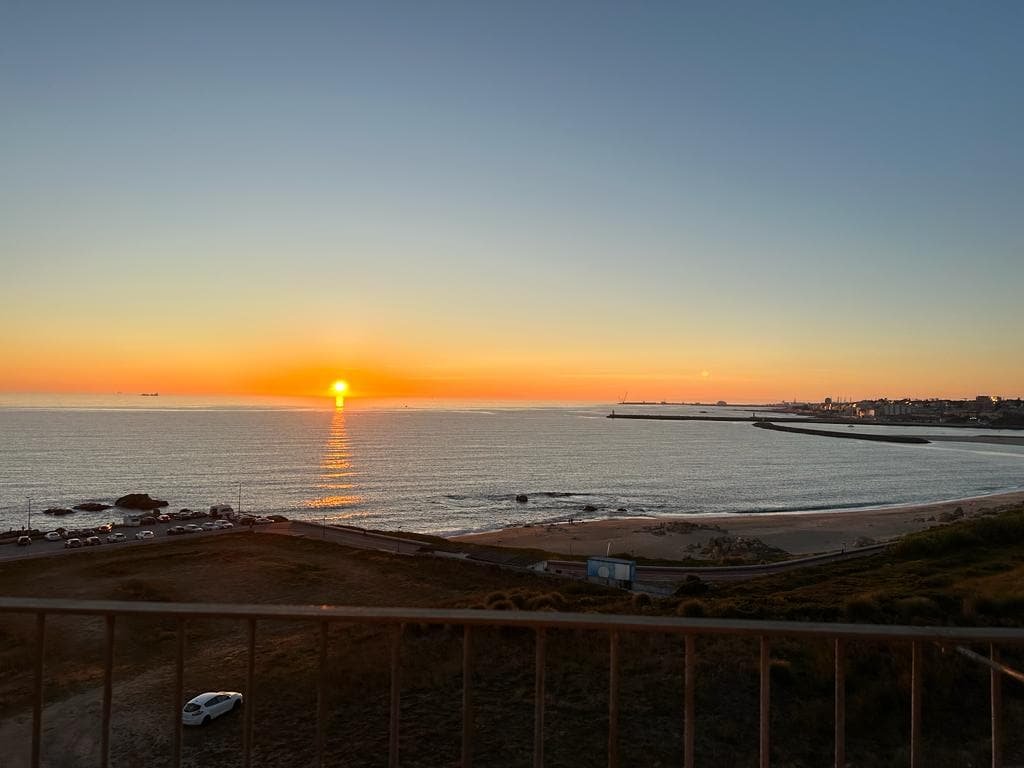 Porto Sunset flat gallery image 3