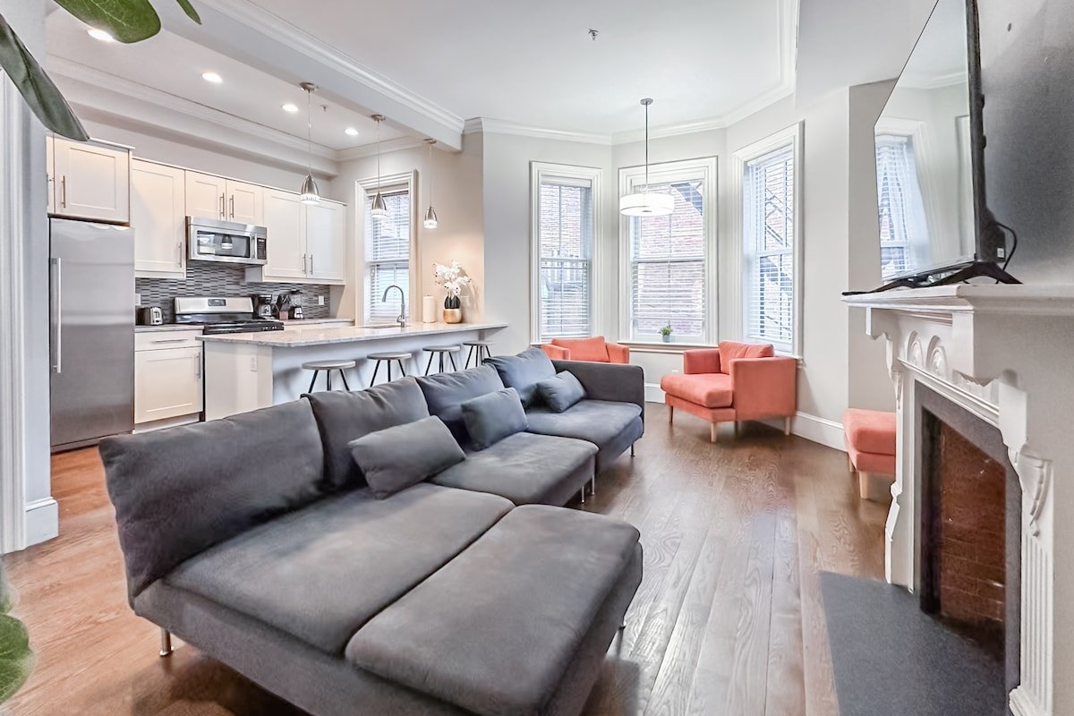 (5G1) 2 Bedroom, BackBay, Newbury Street, Location gallery image 3