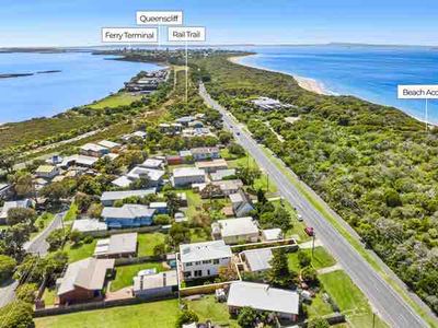 Narrows Rest- Beach over the road