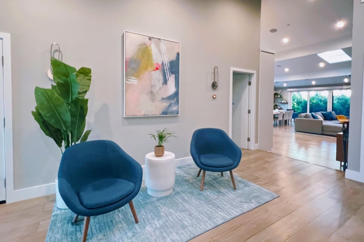 Lavish Modern Home 4BR near SFO/Palo Alto/Stanford gallery image 3