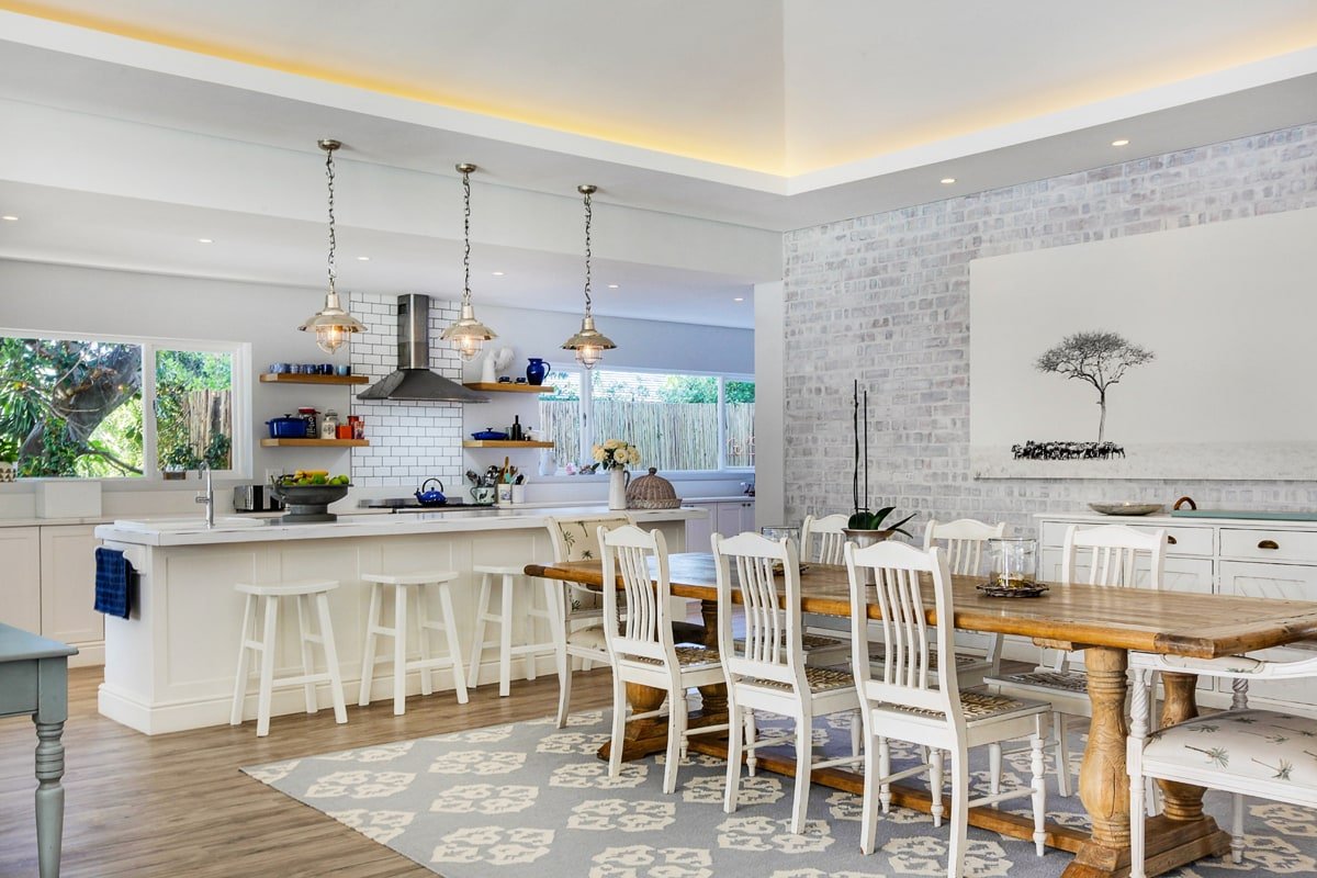 Upper Constantia Beauty with Gorgeous Views gallery image 3