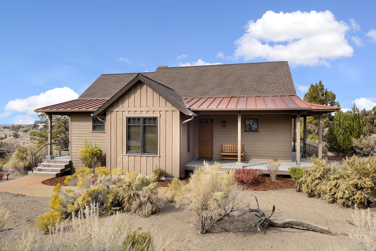 Cozy 2BD/2.5B Cabin w Hot Tub at Brasada Ranch