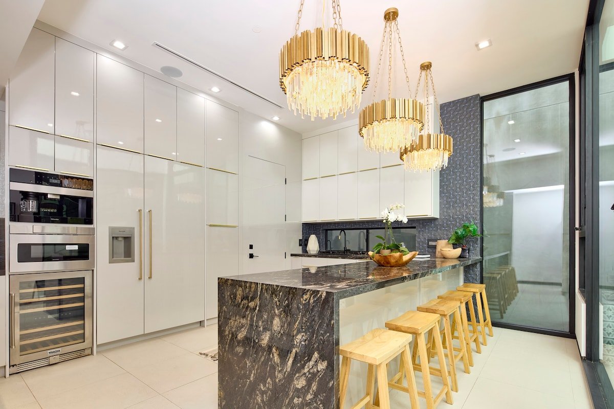 Art Deco Elegance in Venice | Pool, Spa, Rooftop gallery image 4