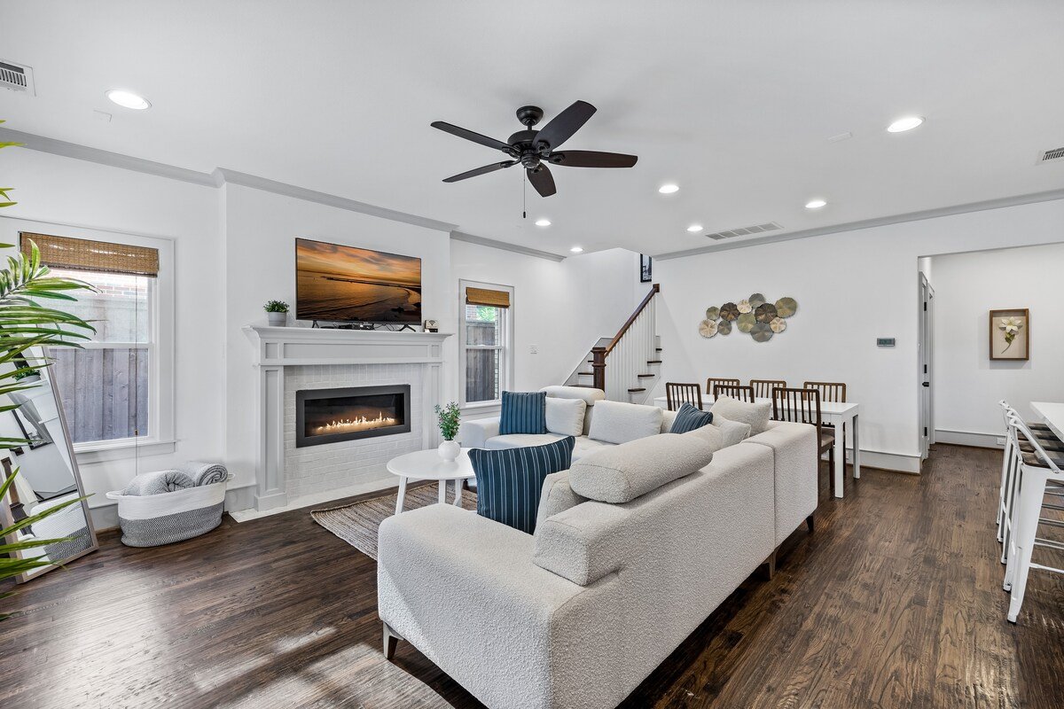 Modern Luxury Home – Knox Henderson – SMU gallery image 2