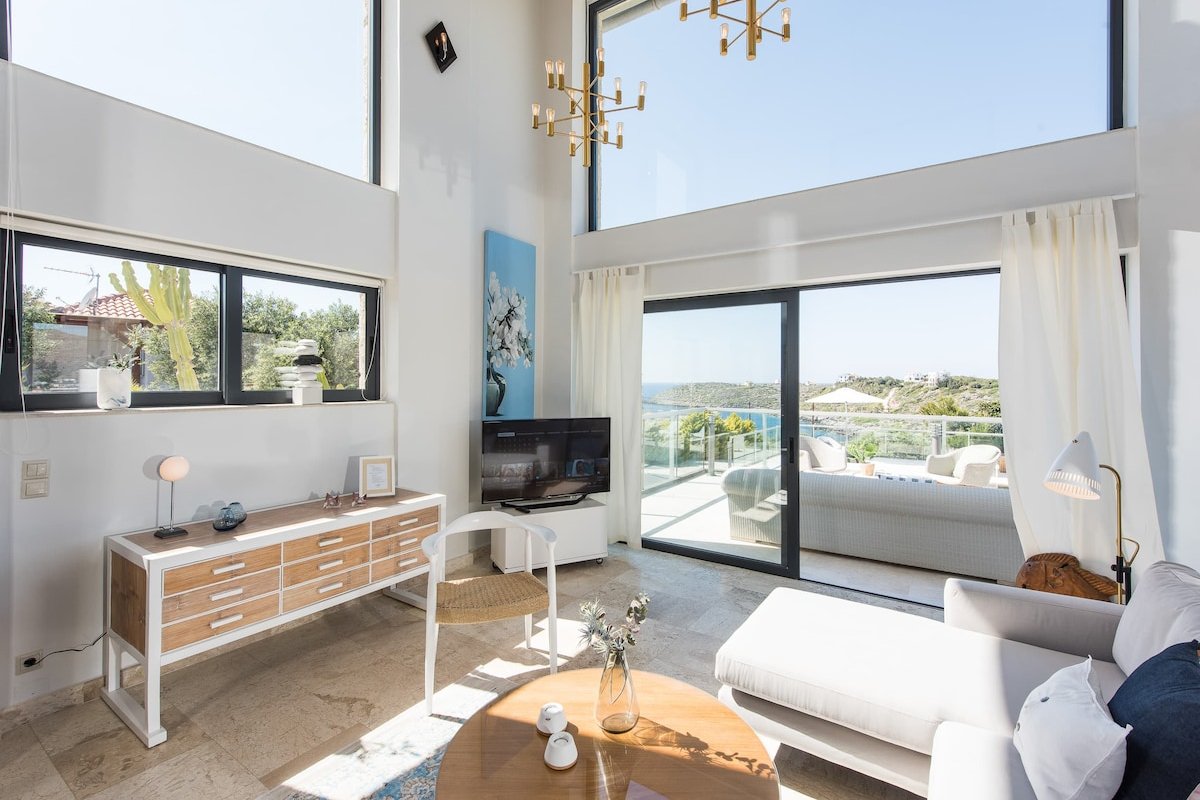 Villa Versailles-your luxury senses. Seafront gallery image 4