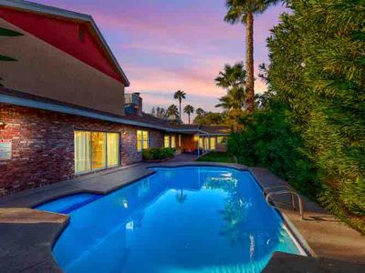 Newly updated! Huge house, pool & spa, licensed!