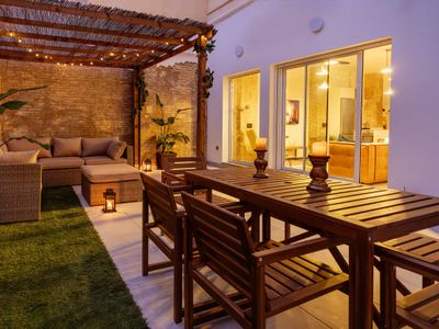 Luxury 3 Bedroom Modern Apt Large Cozy Terrace