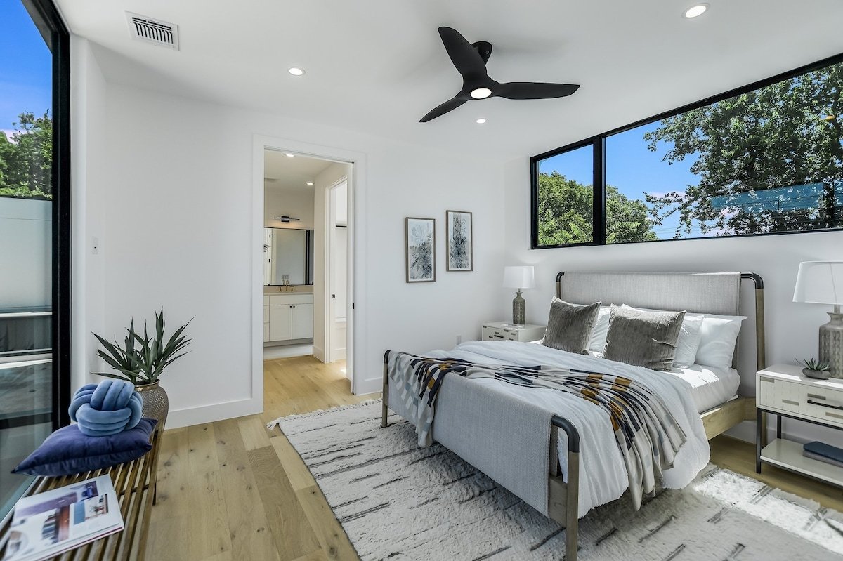 Stunning New Modern Zilker Perfection with Pool! gallery image 4