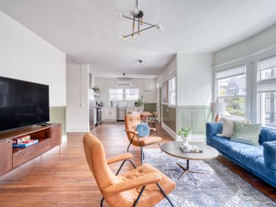 Renewed Classic Craftsman in SE – 95 WalkScore