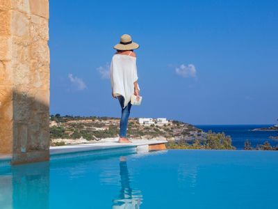 Olea Villa 2 – Heated pool & hot tub by the sea