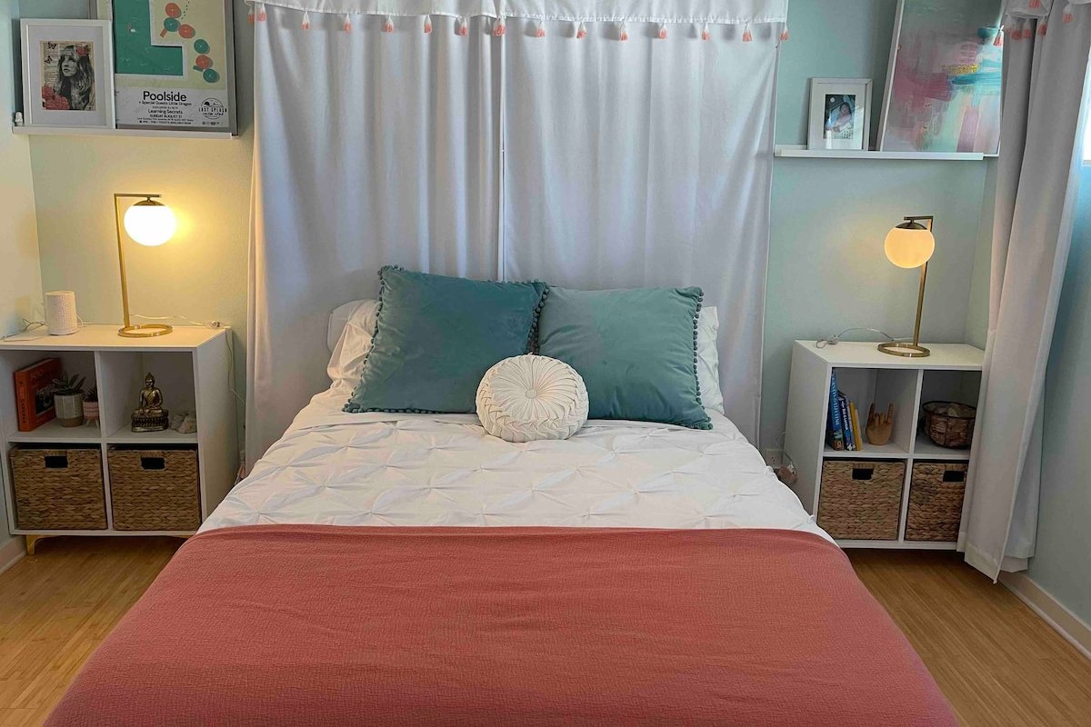 Central/East Downtown 3 bed 1.5 bath house gallery image 4