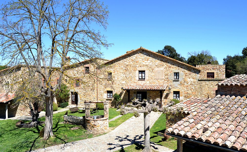 luxury and nature in a country house from s. XVI