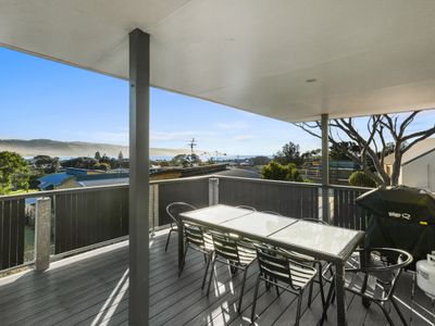 Deck 2 Sea – Amazing views, close to main street