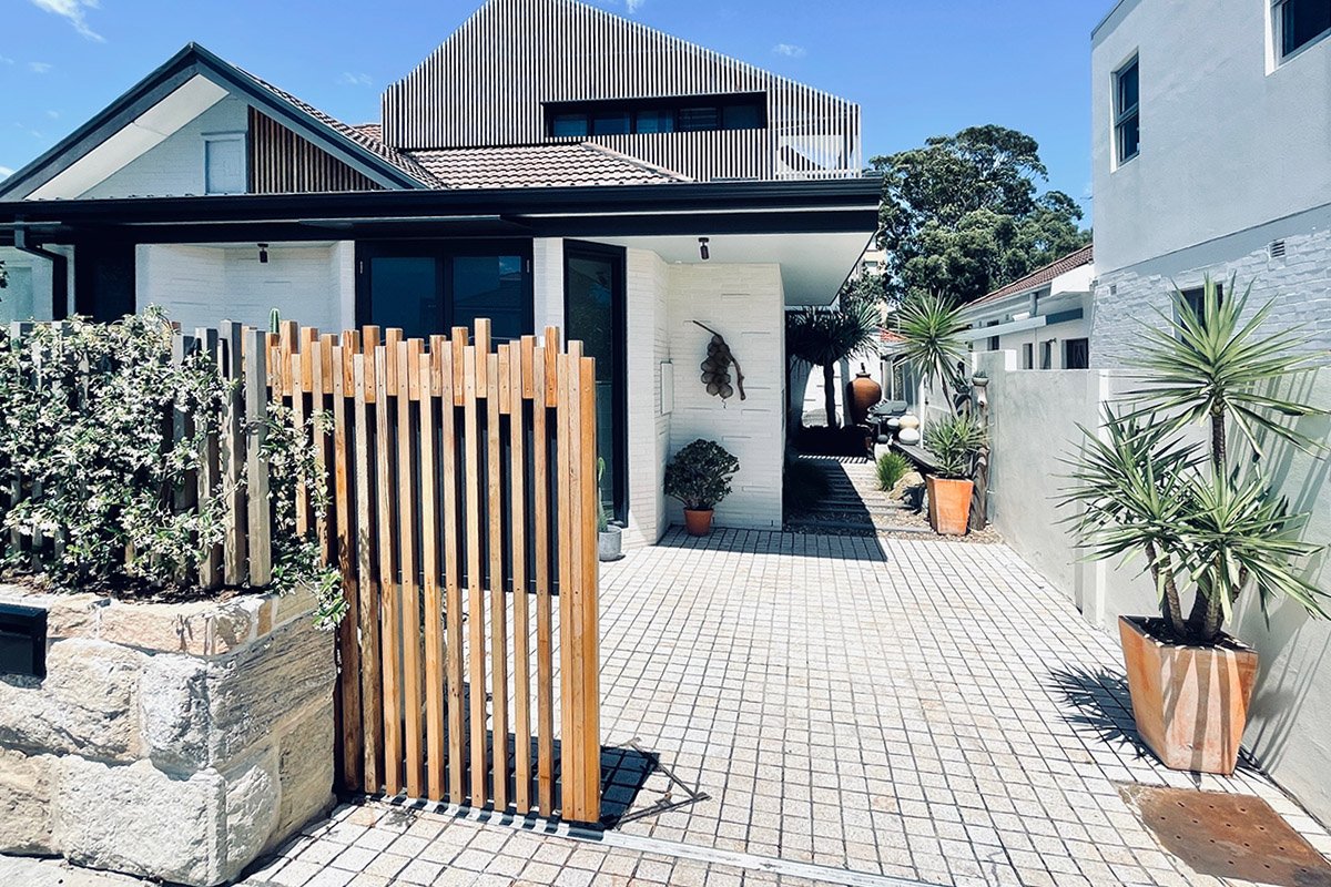 Stylish Bondi Beach house: plunge pool & parking