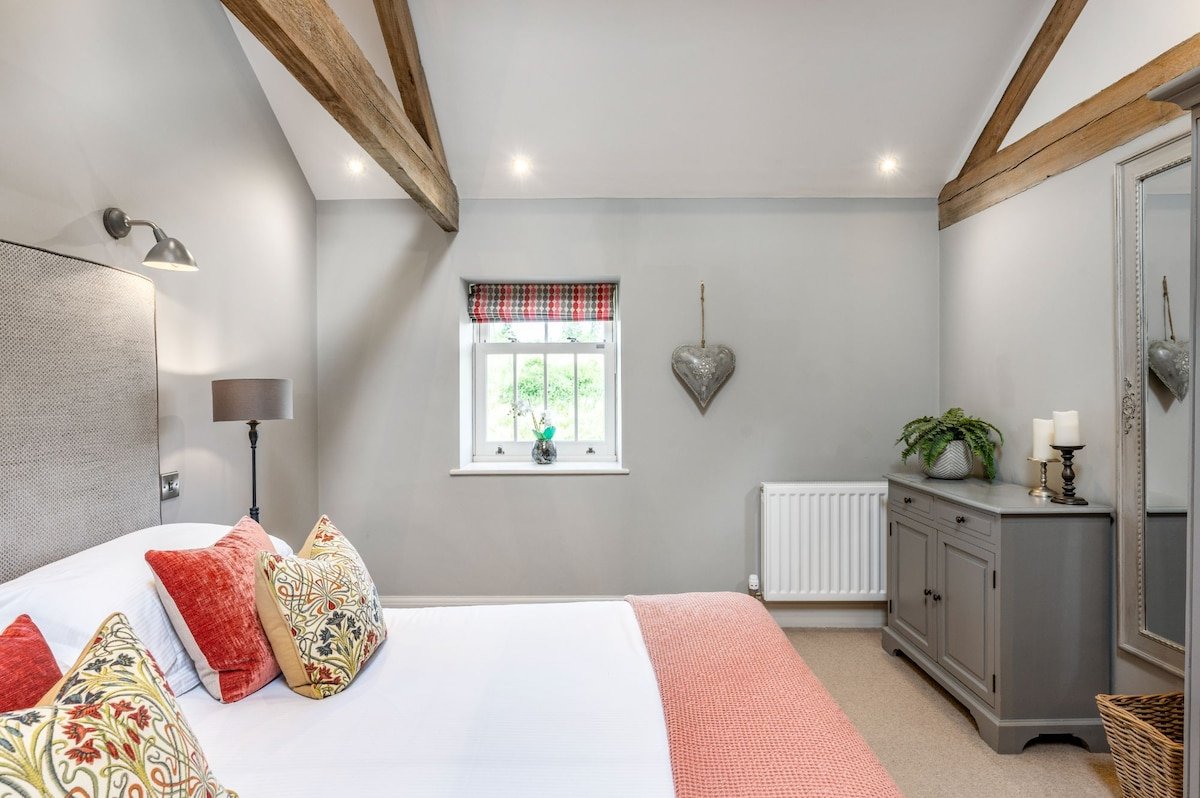 Dexter | Holiday at Home gallery image 4