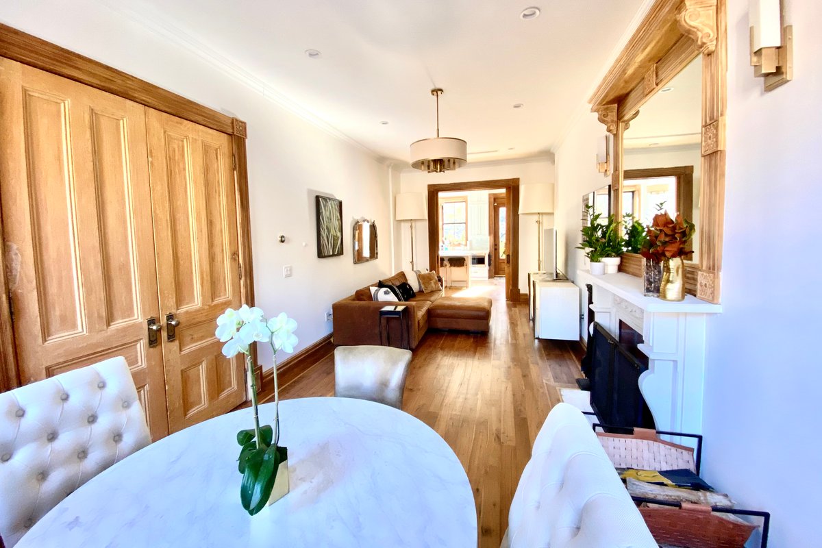 Gym-equipped Bklyn Triplex Brownstone Garden Oasis