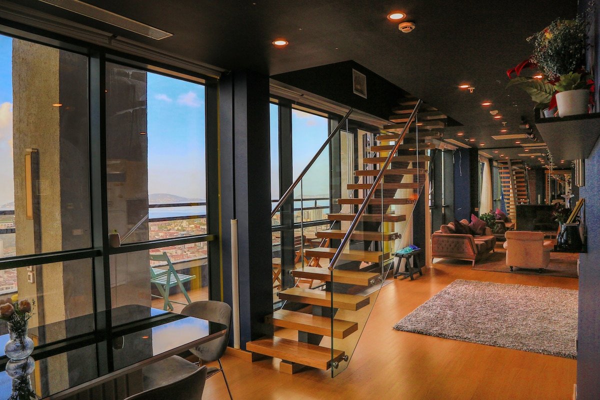 Large duplex with 2 bedrooms and 2 bathrooms gallery image 3