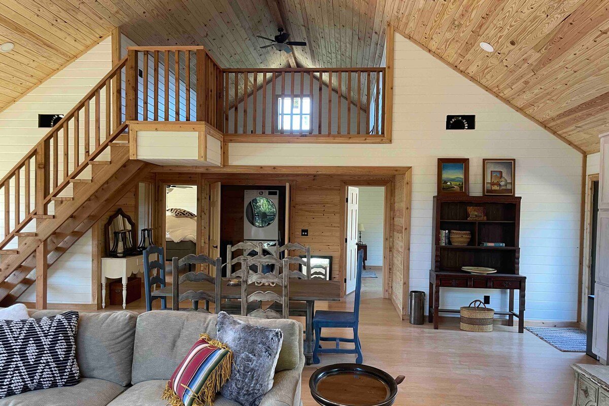 Thistle Rock Ranch House gallery image 4