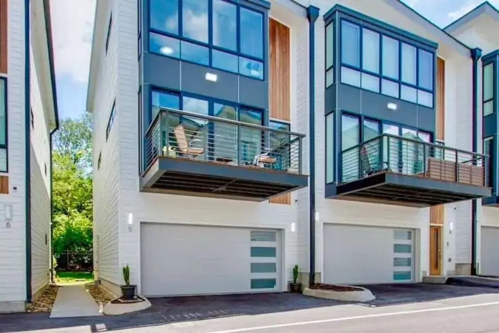 2 Downtown homes *23 beds* 6 min to Broadway gallery image 5