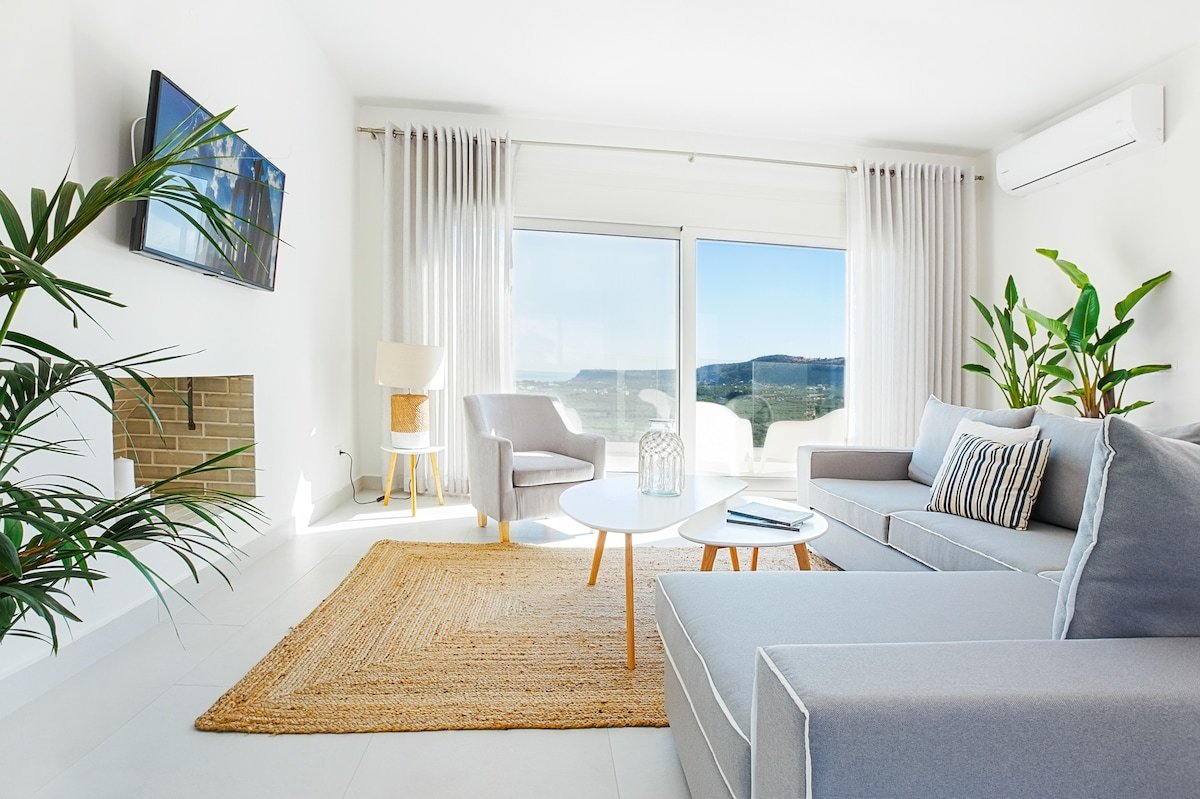 Brand new 6 bedroom Villa Tetragon gallery image 5