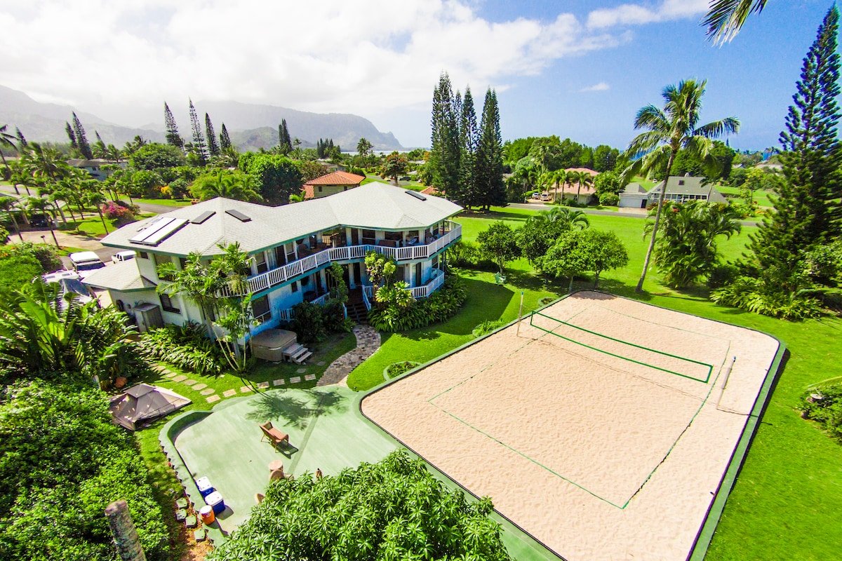 Sunset Waterfall House In Kauai gallery image 2
