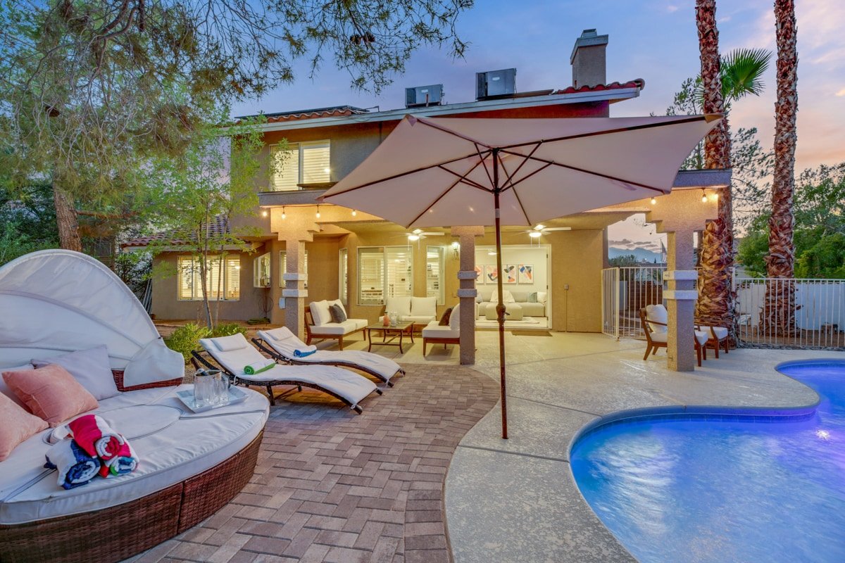 The Blue Lagoon: Style & Comfort gallery image 3