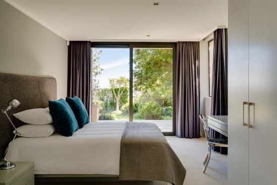 Photo 3 of Camps Bay Hely accommodation in Camps Bay, Cape Town with 5 bedrooms and 4 bathrooms