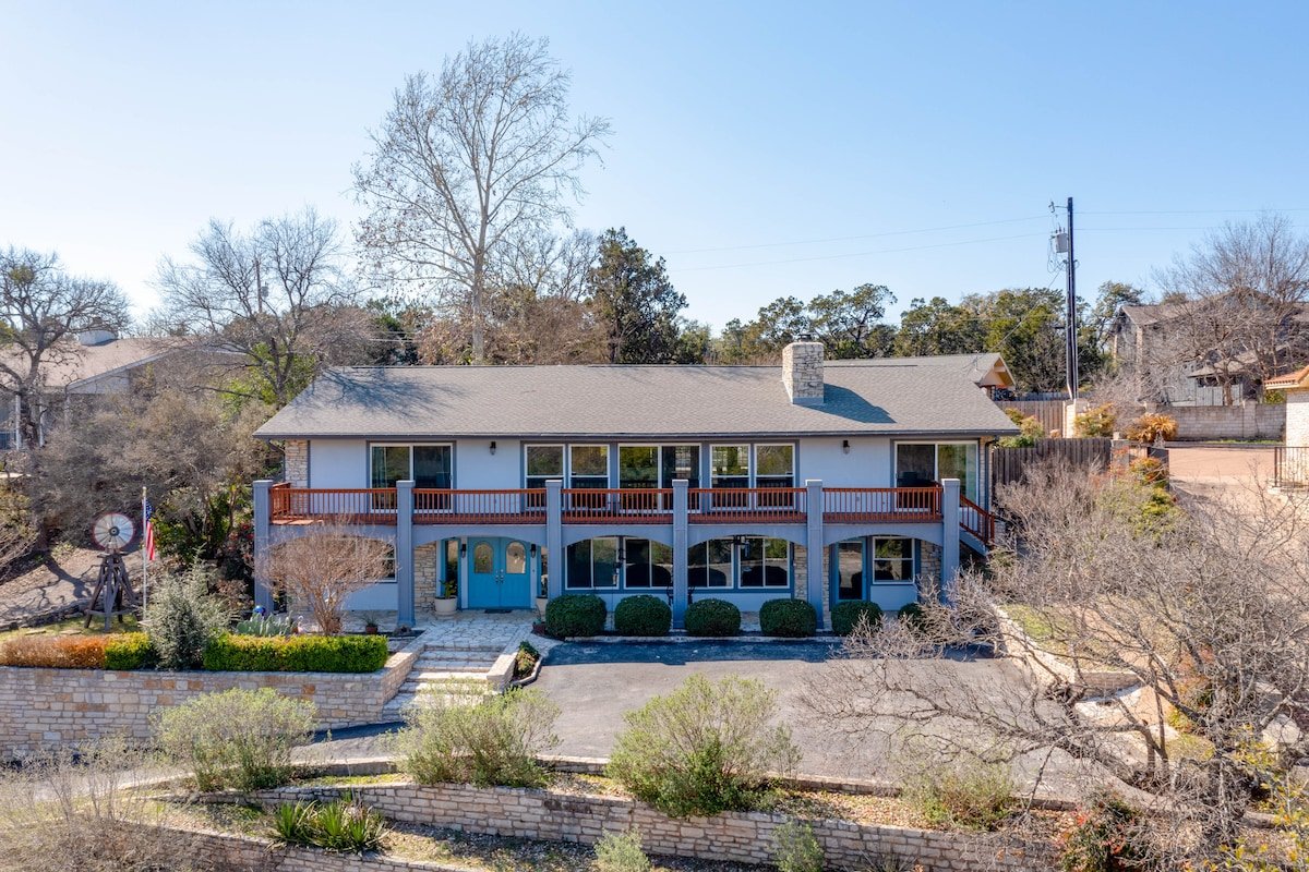 XL Private Home with Gameroom & Yard -Lake Travis gallery image 2