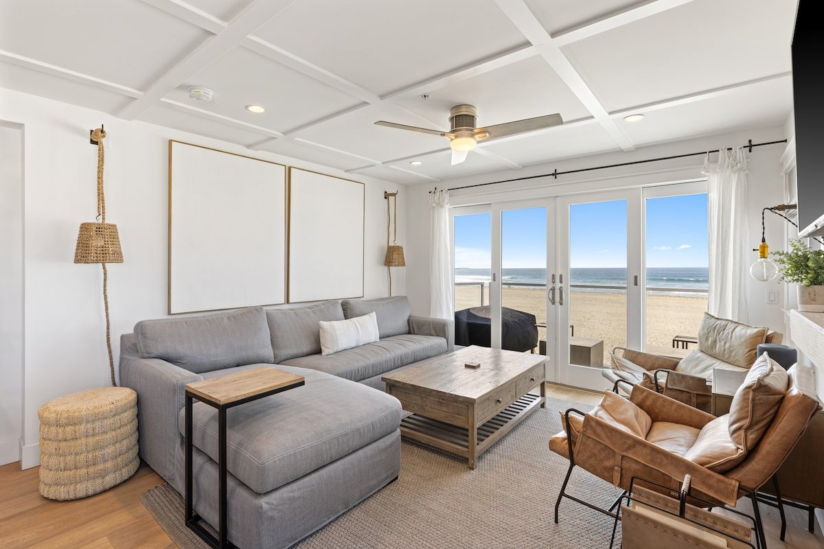 Unlimited Ocean Views from Oceanfront Penthouse gallery image 3