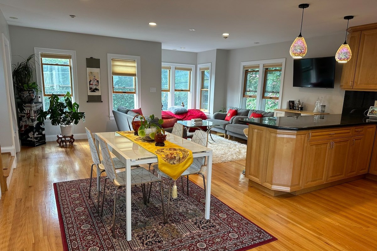 3bed, 2bath house, walk to Harvard/MIT+parking gallery image 2