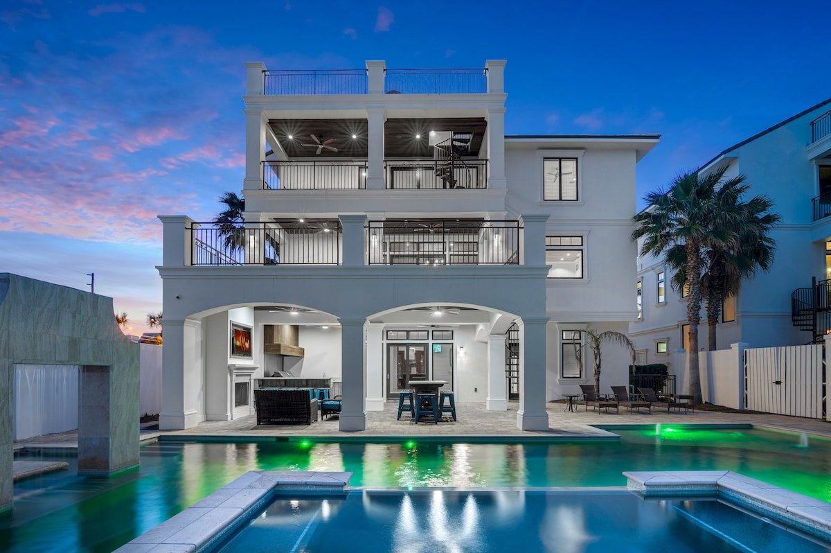 Trip Around The Sun|Easy Beach Access|Gulf Views