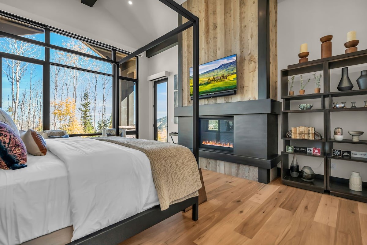 Ski In Out w/ heated pool, hot tub, game room gallery image 4