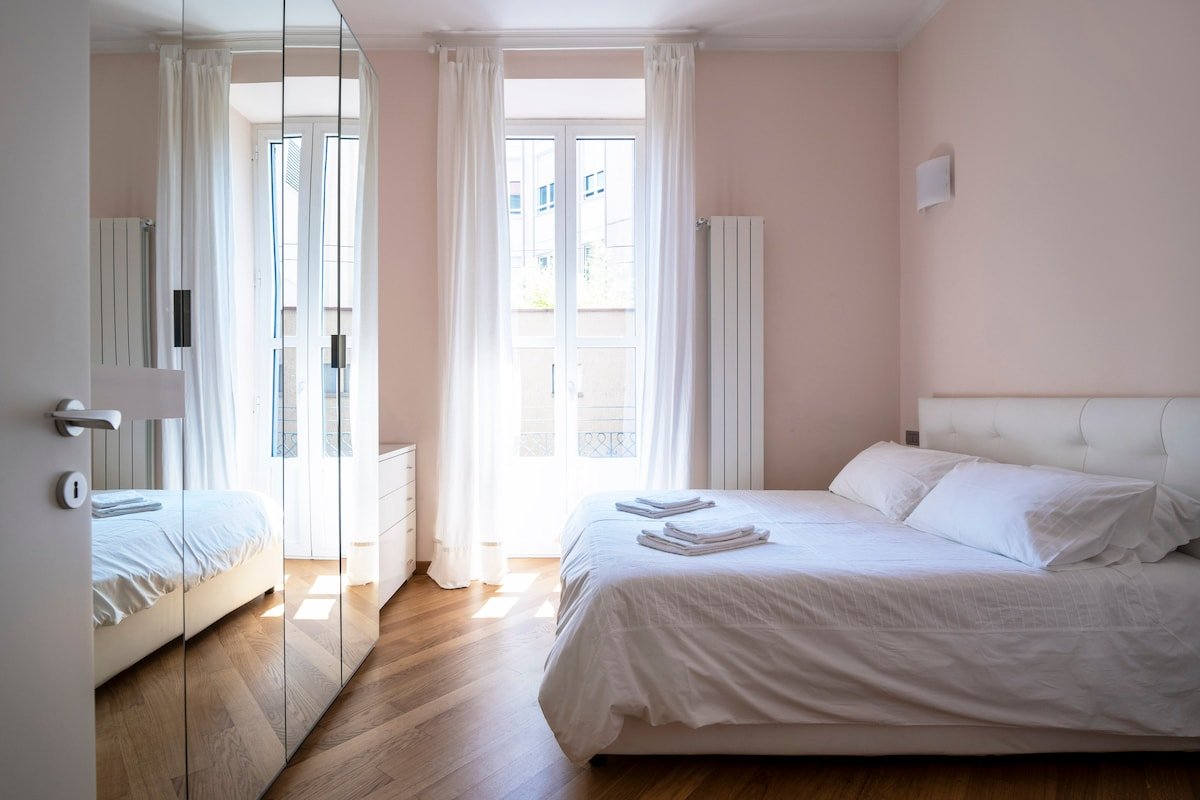 Duomo Jewel. Everything is brand new gallery image 2