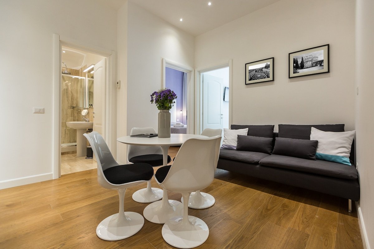 Amazing Piazza Venezia Suite Int. 10 gallery image 4