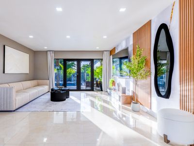 Majestic Lakeview Villa | Heated pool | kayak |BBQ