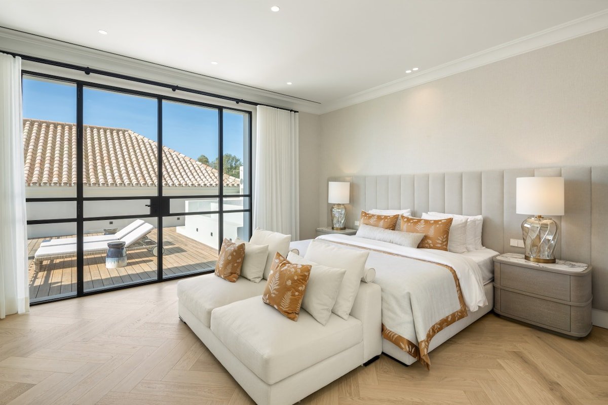 6BR Luxury Villa | Sea Views, Gym, 2 Heated Pools gallery image 2