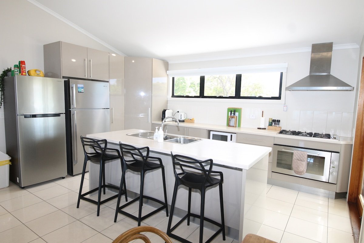 Nirvana – Spectacular Bay Views gallery image 5